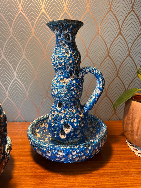 Paire de bougeoirs candélabres vintages en céramique bleue Fat Lava Vallauris