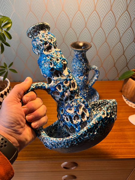 Paire de bougeoirs candélabres vintages en céramique bleue Fat Lava Vallauris