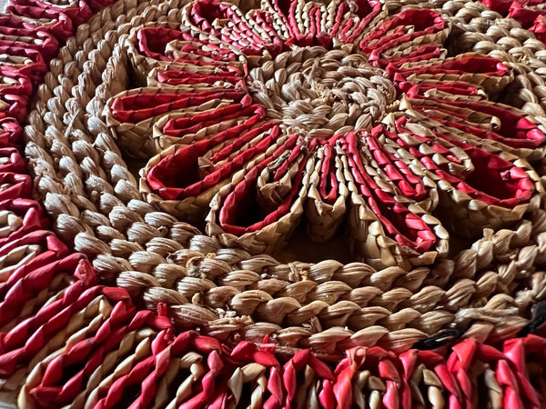 Dessous de plat vintage en paille tressée rouge
