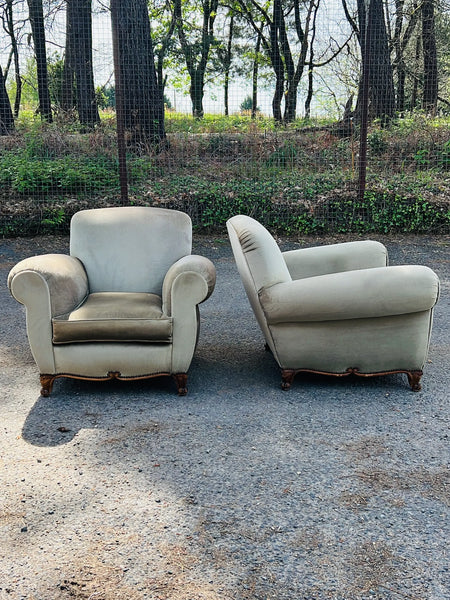 Paire de fauteuils club vintage en velours vert/beige et bois