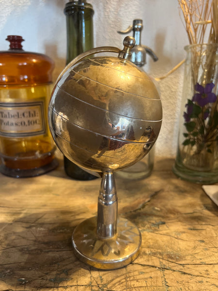 Porte-cigarettes vintage Globe terrestre en laiton - Années 50/60