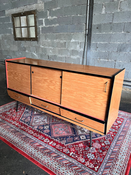 Buffet / enfilade vintage en formica aux portes coulissantes - Années 70