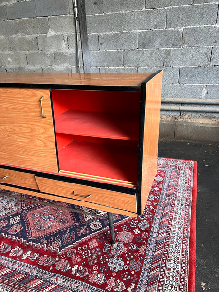 Buffet / enfilade vintage en formica aux portes coulissantes - Années 70