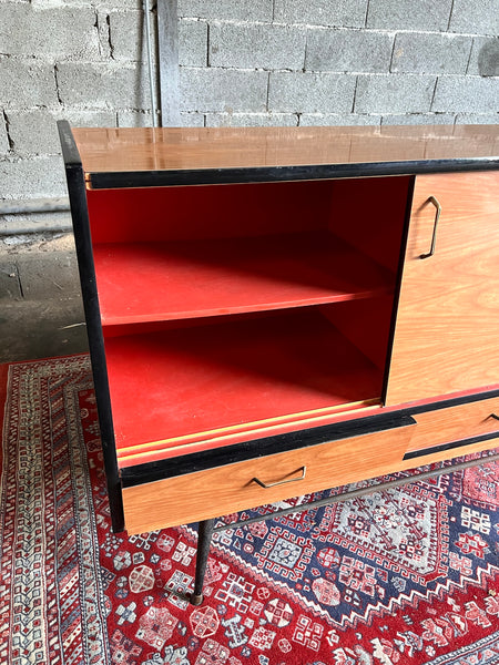 Buffet / enfilade vintage en formica aux portes coulissantes - Années 70
