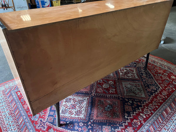 Buffet / enfilade vintage en formica aux portes coulissantes - Années 70