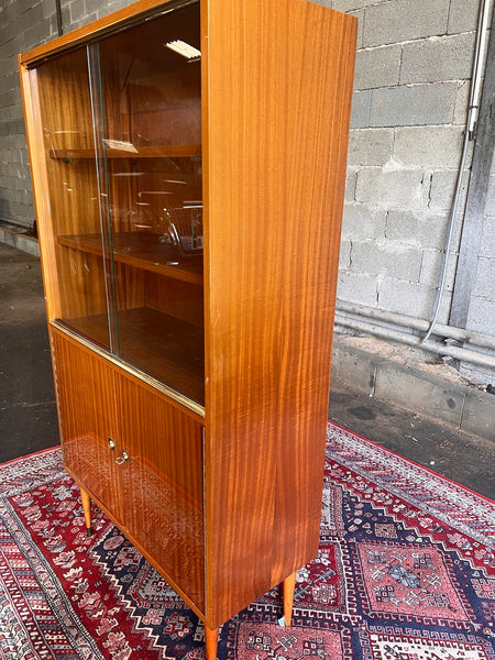 Bibliothèque vitrine vintage en placage teck verni au style scandinave