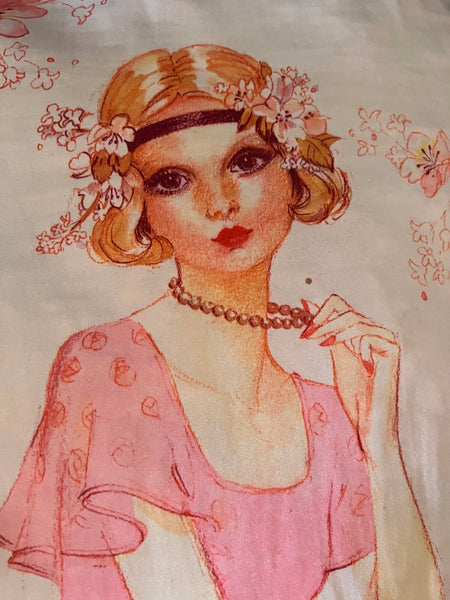 Coussin vintage Joséphine Currie en satin rose