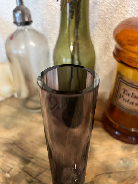 Vase soliflore vintage en cristal violet
