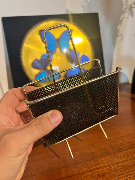 Porte-courrier vintage de bureau dans le style d'un mini porte-revue Mathieu Matégot