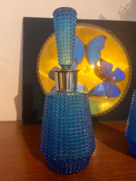 Garniture de toilettes vintage en verre bleu pointes de diamant