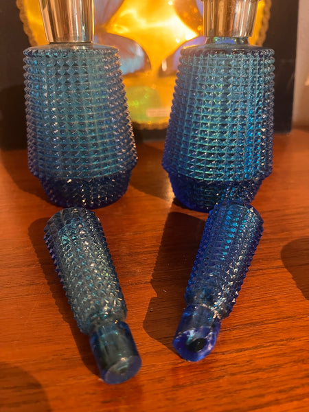Garniture de toilettes vintage en verre bleu pointes de diamant