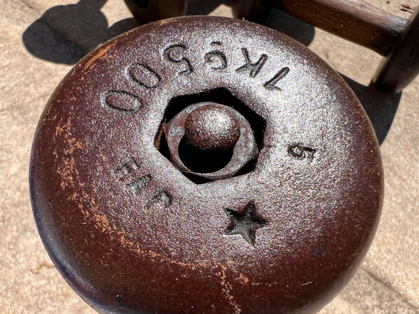 Haltère vintage en bois et fonte de 1,5kg S.G.D.G. - Années 30/40