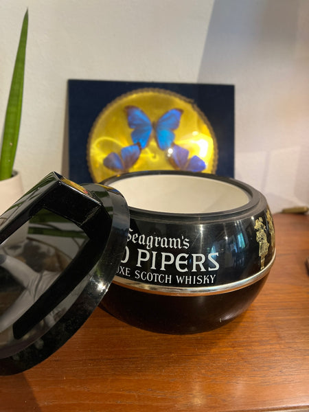 Bac à glace / glaçons publicitaire vintage Seagram 100 Pipers en forme de pierre de Curling - Années 70/80