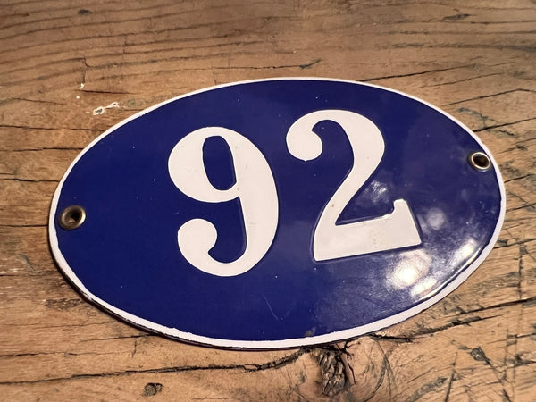 Plaque de maison vintage en métal émaillé 92