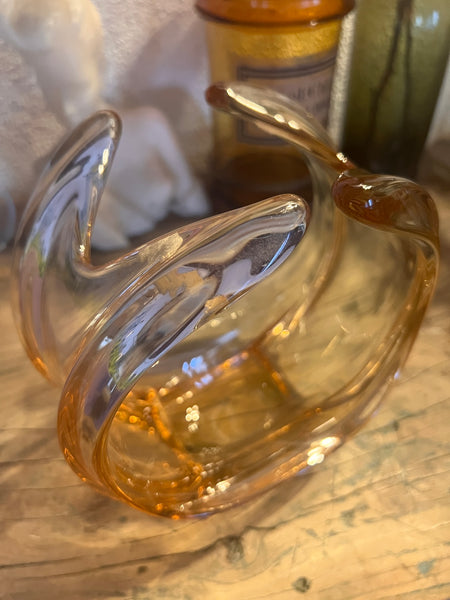 Vide-poche / coupe vintage en cristal rose