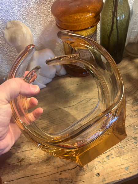 Vide-poche / coupe vintage en cristal rose