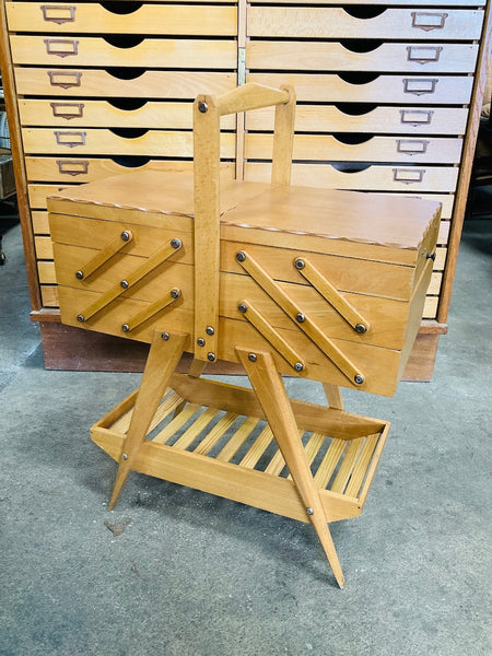 Travailleuse vintage restaurée au style scandinave - Années 60/70