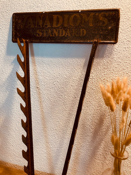 Plaque / Porte outils publicitaire Vanadiom's Metric Standard - 1930
