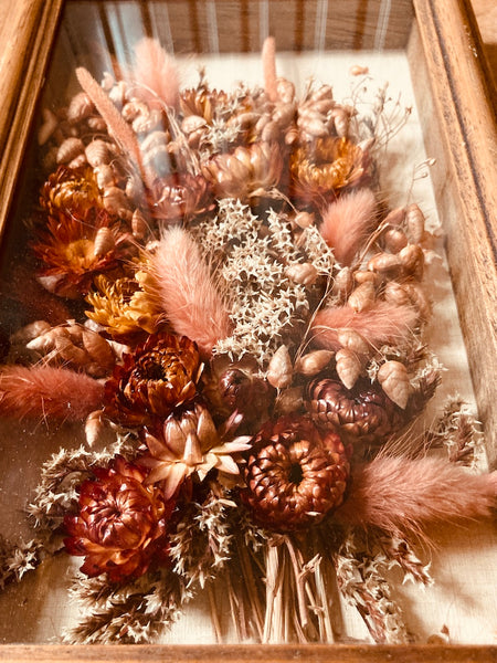 Cadre vintage de fleurs séchées