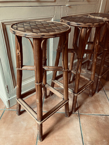 Lot de 4 tabourets vintage en chataignier tressé et rotin