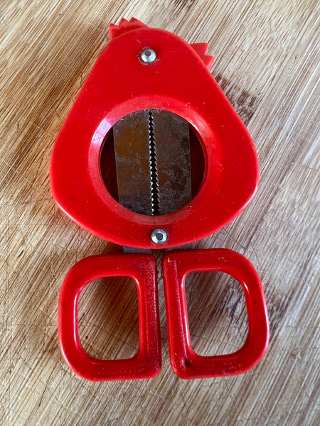 Ciseaux coupe-oeuf vintage en forme de cocotte