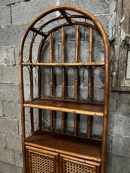 Bibliothèque étagère vintage en rotin, bois et cannage