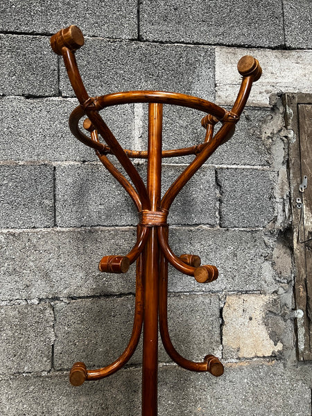 Porte-manteau vintage en rotin verni