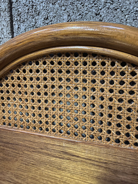 Table de chevet vintage en rotin, bois et cannage