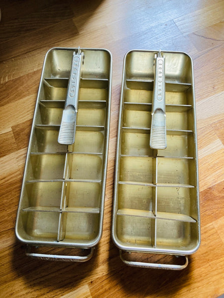Duo de bacs à glaçons vintages Frigidaire - 1960/70