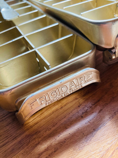 Duo de bacs à glaçons vintages Frigidaire - 1960/70