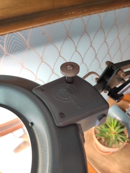 Lampe-loupe articulée d'atelier Gruber Loupeclair 1960 - Le Sélectionneur - Brocante en ligne