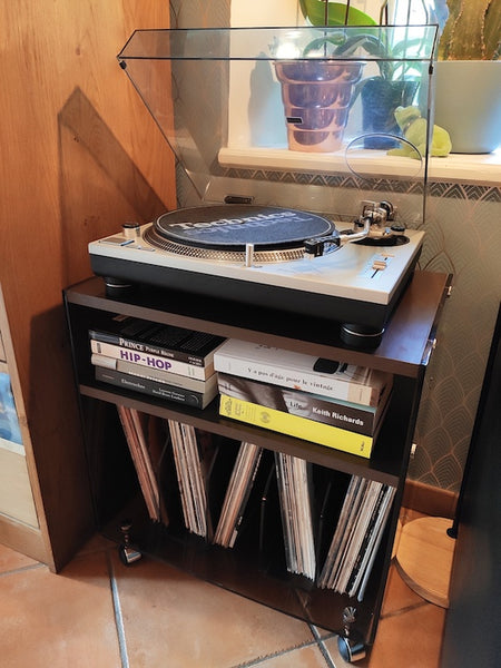 Meuble platine vinyle vintage en plexiglass style Michel Dumas - Années 70 - Le Sélectionneur - Brocante en ligne