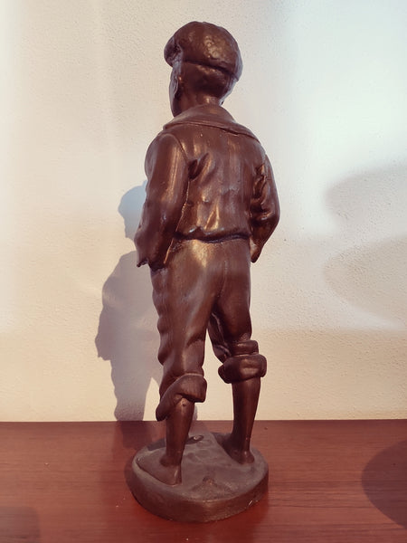 Statuette Gavroche siffleur en plâtre patiné - Le Sélectionneur - Brocante en ligne