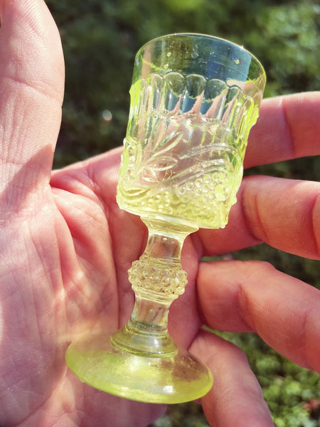 Service à liqueur ancien en verre ouraline - Le Sélectionneur - Brocante en ligne