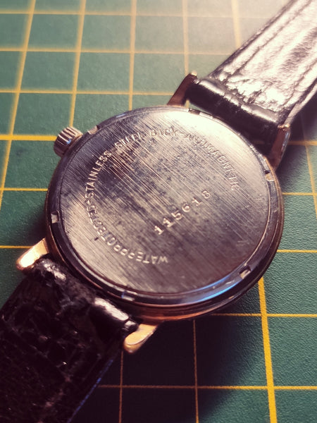 Montre Codhor mécanique plaquée or avec dateur roulette - Années 60 - Le Sélectionneur - Brocante en ligne