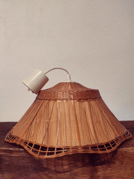 Suspension en rotin tressé vintage - Le Sélectionneur - Brocante en ligne