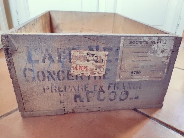 Caisse en bois vintage Lait concentré Nestlé