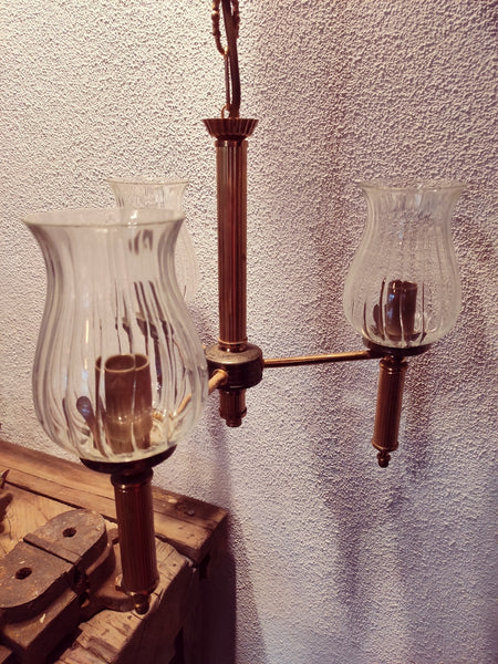 Lustre ancien à 3 branches en laiton et verre.