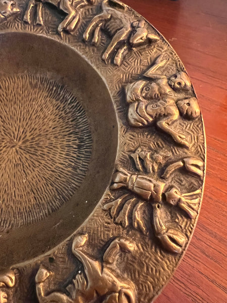 Cendrier vintage aux signes astrologiques en bronze