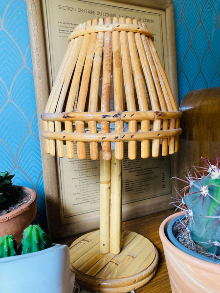 Lampe vintage à poser en rotin et bambou