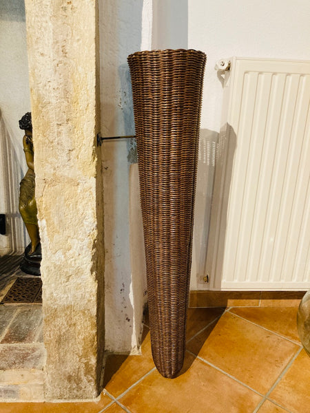 Long porte plante vintage en osier