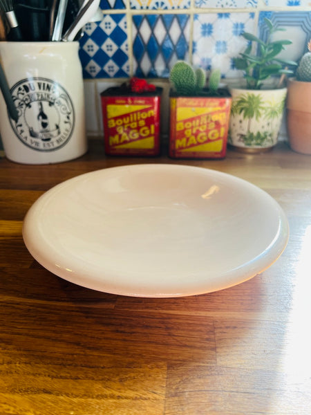 Grande assiette creuse en faïence vintage rose poudré Digoin Sarreguemines