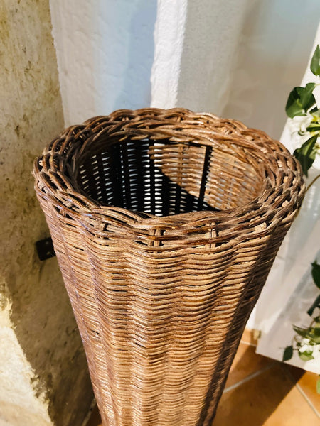 Long porte plante vintage en osier
