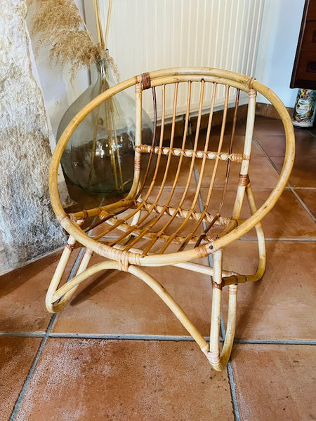 Fauteuil coquille vintage en rotin pour enfant
