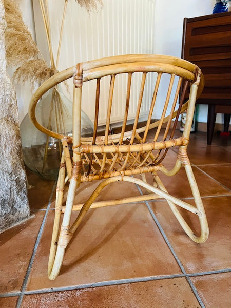 Fauteuil coquille vintage en rotin pour enfant