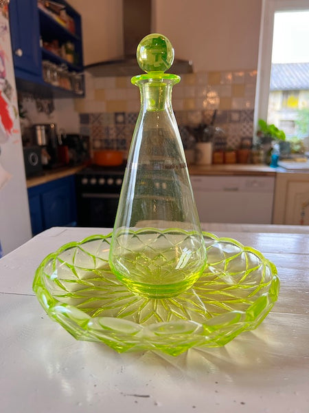 Carafe et plateau vintages en ouraline