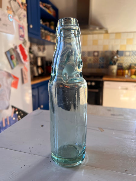 Bouteille de bière vintage à bille en verre