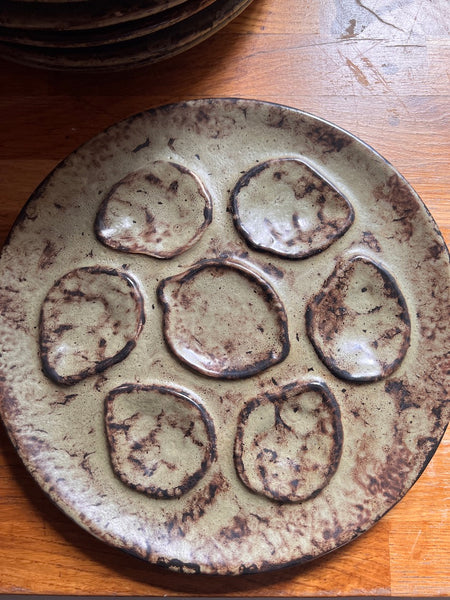 Service à huitres vintage en céramique formé d'un plateau et 12 assiettes