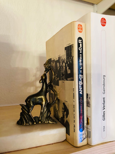 Paire de serre-livres biches en régule et pierre vintages