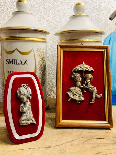 Lot de 2 cadres en étain et velours vintages.
